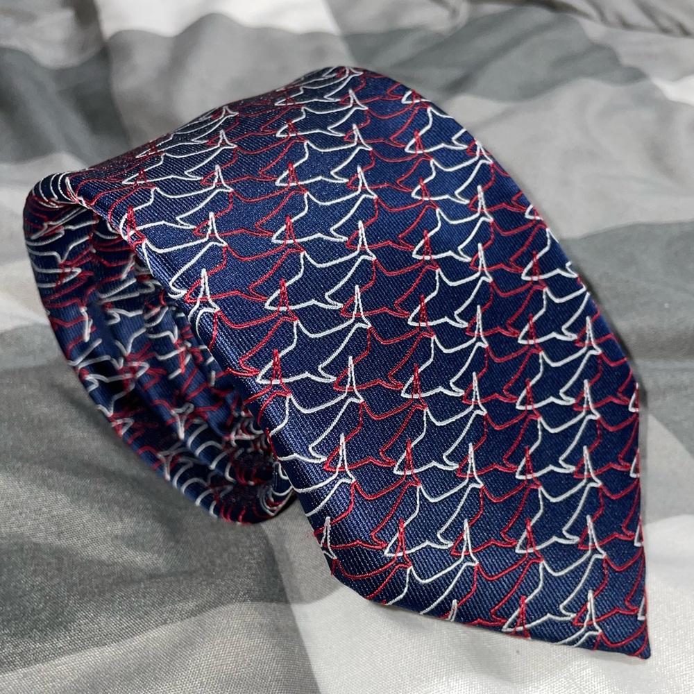 Chaps Men Neck Tie 
Blue/Red Sharks